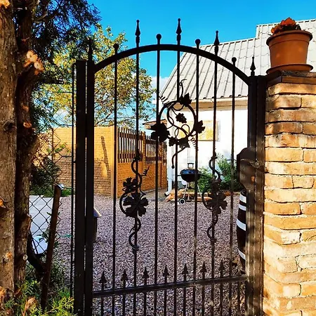 Malovany Sklipek Hlohovec